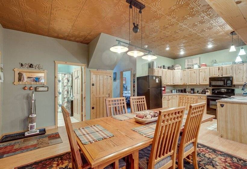 40 Acre, Off Grid Wakefield Retreat W/ Gas Grill!