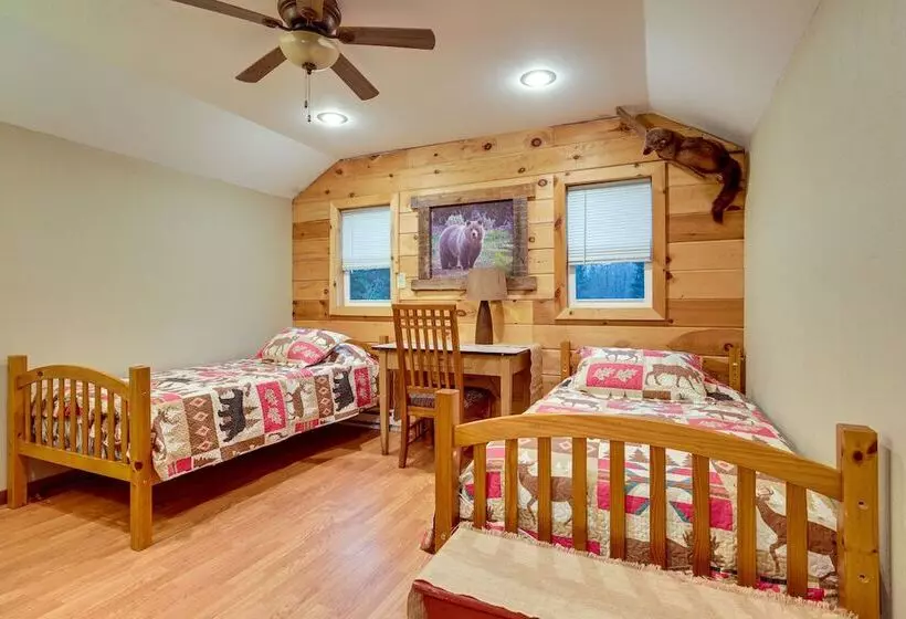 40 Acre, Off Grid Wakefield Retreat W/ Gas Grill!