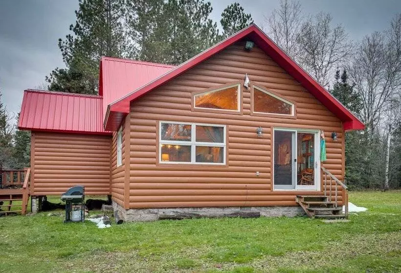 40 Acre, Off Grid Wakefield Retreat W/ Gas Grill!