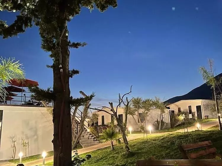 تختخواب و صبحانه Domi Beach Valley