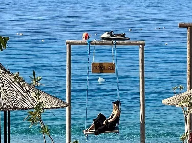 تختخواب و صبحانه Domi Beach Valley