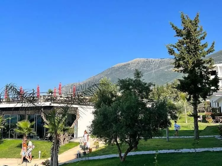 تختخواب و صبحانه Domi Beach Valley