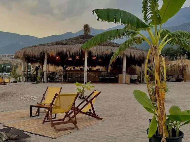 تختخواب و صبحانه Domi Beach Valley