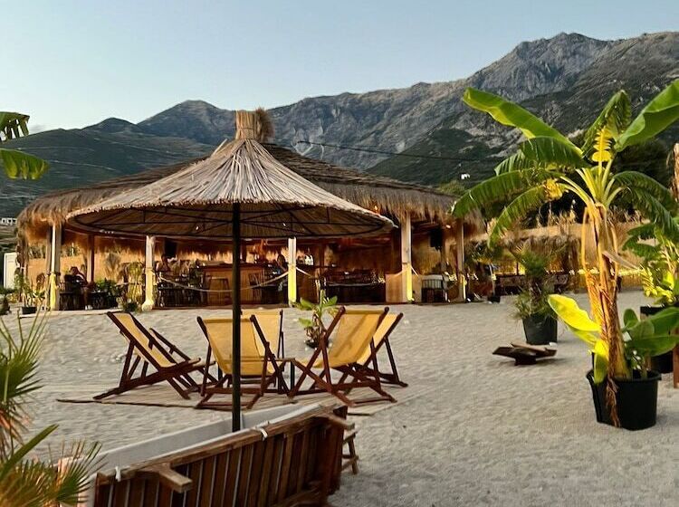 تختخواب و صبحانه Domi Beach Valley