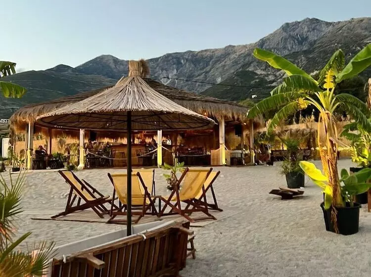 تختخواب و صبحانه Domi Beach Valley