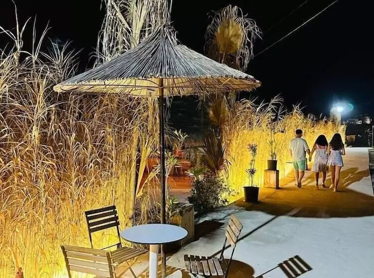 تختخواب و صبحانه Domi Beach Valley