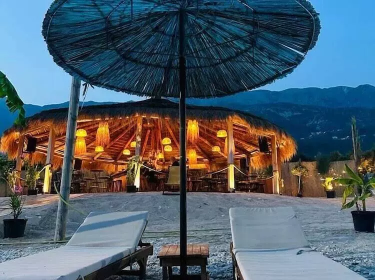 تختخواب و صبحانه Domi Beach Valley