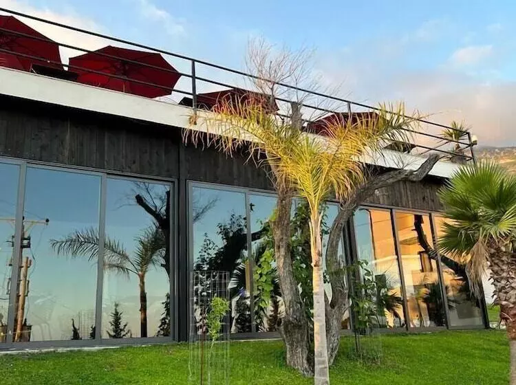 تختخواب و صبحانه Domi Beach Valley