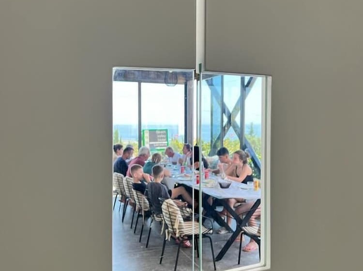 تختخواب و صبحانه Domi Beach Valley