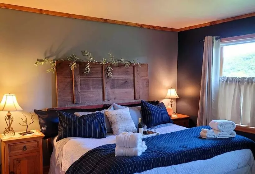 The Pause Bed & Breakfast