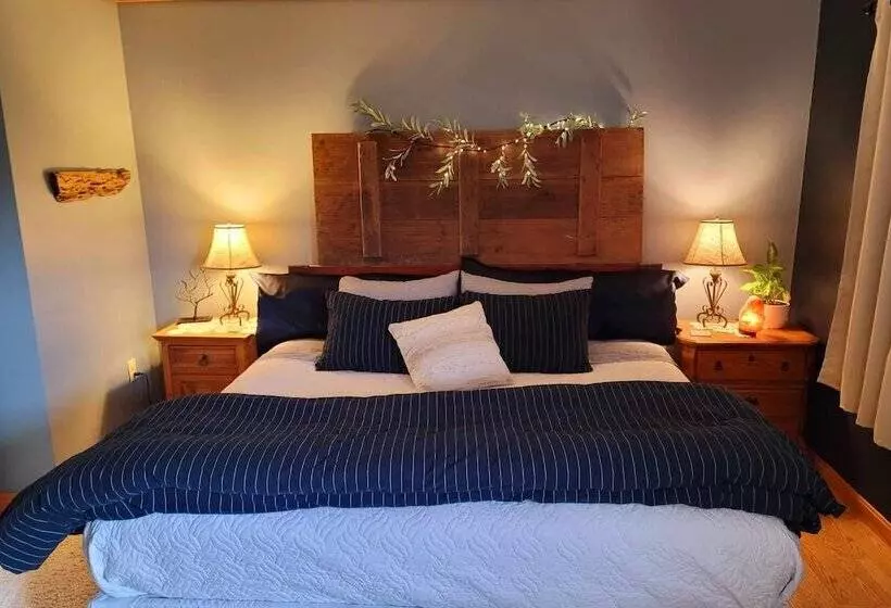 The Pause Bed & Breakfast