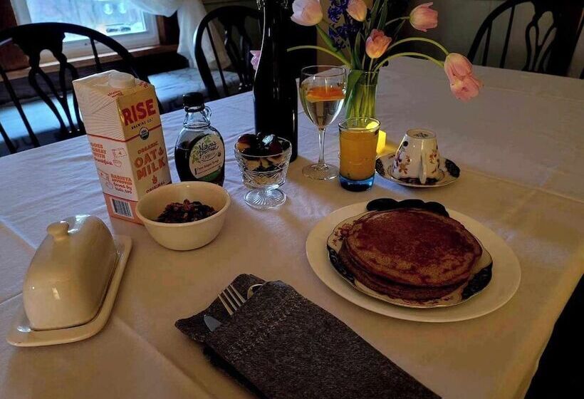 The Pause Bed & Breakfast