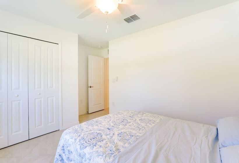 Bright Port Charlotte Home 2 Mi To Beach!