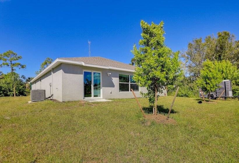 Bright Port Charlotte Home 2 Mi To Beach!