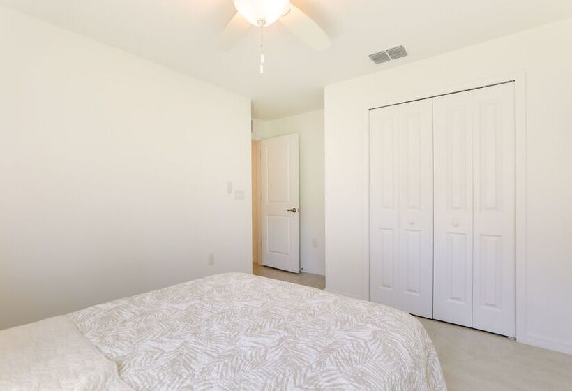 Bright Port Charlotte Home 2 Mi To Beach!