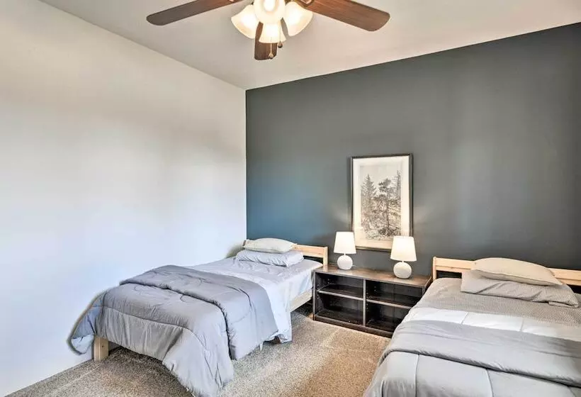 Cozy Designer Home W/ Gorgeous Mountain Views!