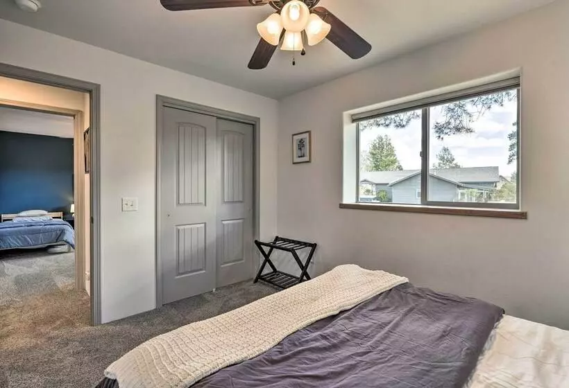 Cozy Designer Home W/ Gorgeous Mountain Views!