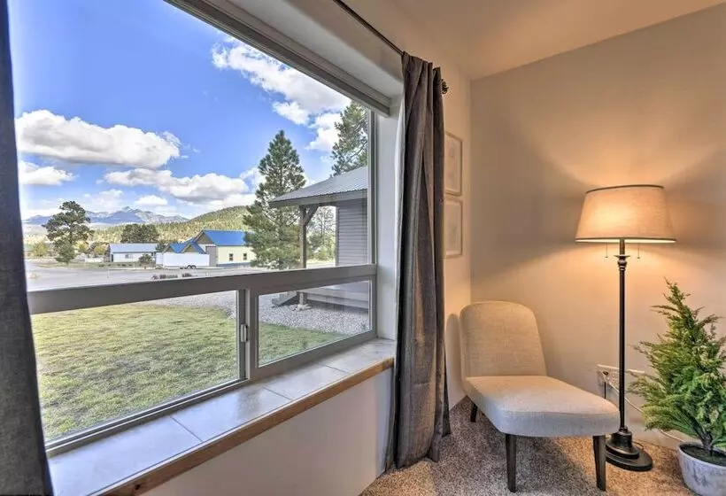 Cozy Designer Home W/ Gorgeous Mountain Views!