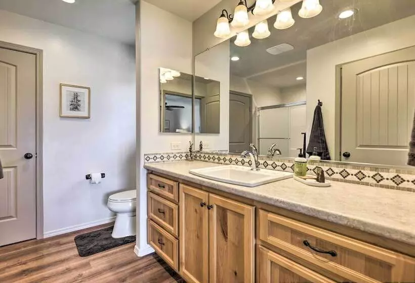 Cozy Designer Home W/ Gorgeous Mountain Views!