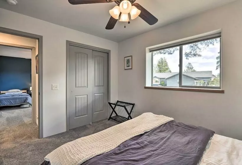 Cozy Designer Home W/ Gorgeous Mountain Views!