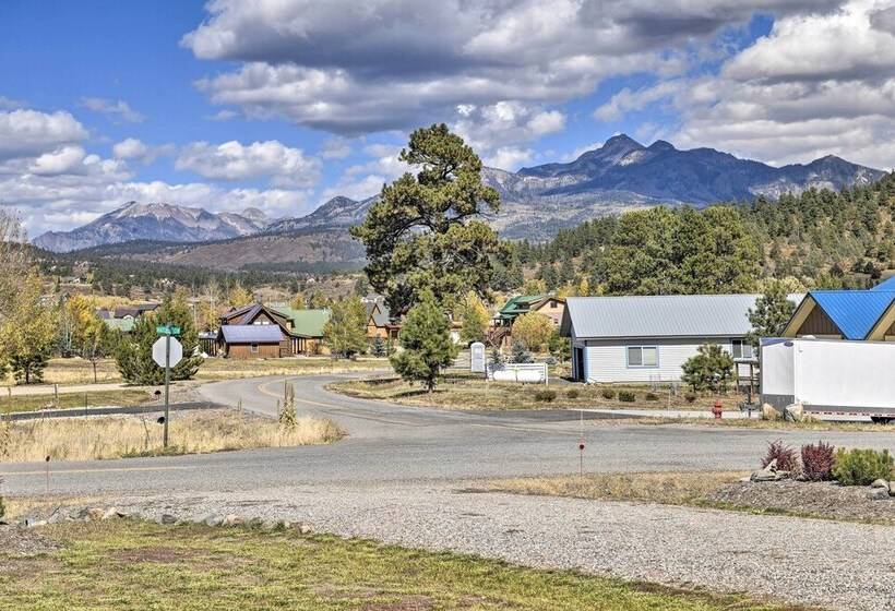 Cozy Designer Home W/ Gorgeous Mountain Views!