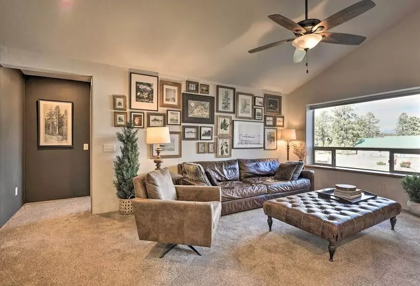 Cozy Designer Home W/ Gorgeous Mountain Views!