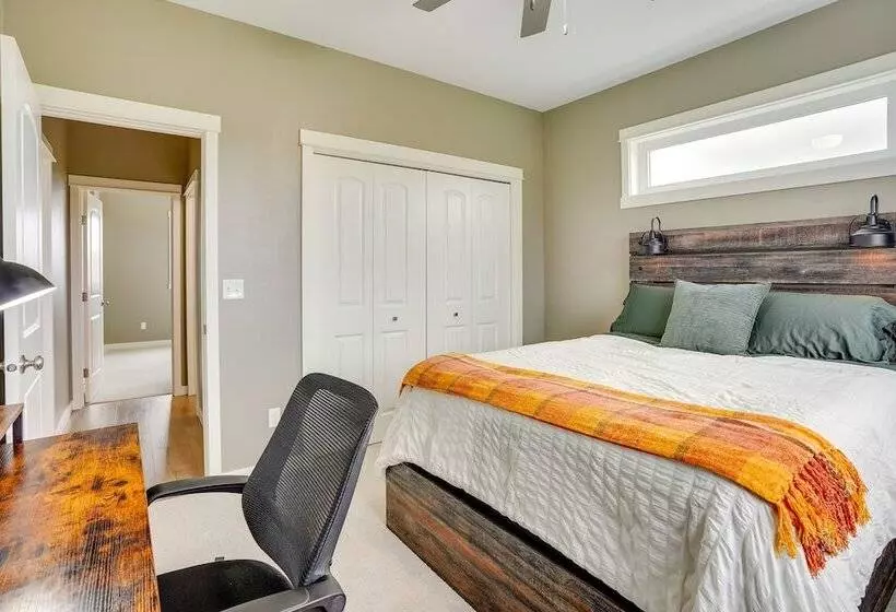 Family Friendly Brookings Home: 3 Mi To Downtown!