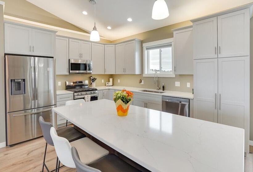 Family Friendly Brookings Home: 3 Mi To Downtown!