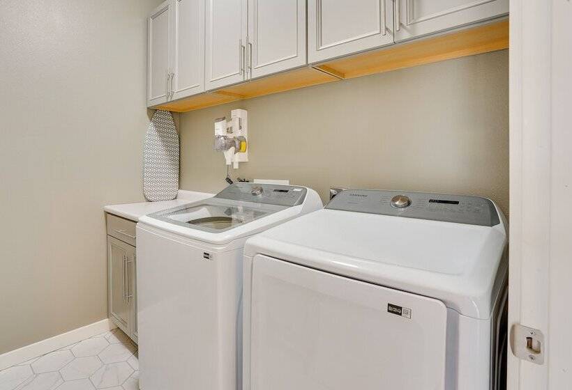 Family Friendly Brookings Home: 3 Mi To Downtown!