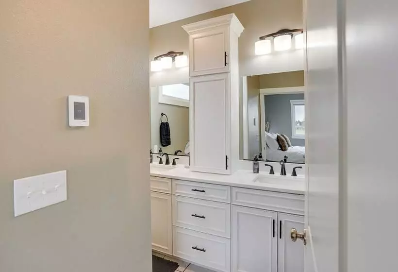 Family Friendly Brookings Home: 3 Mi To Downtown!