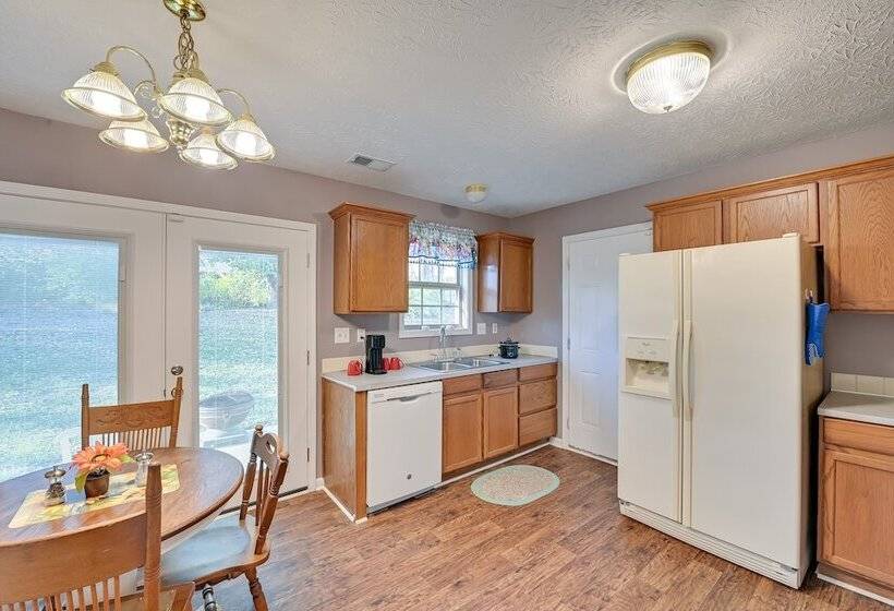 Georgetown Home ~ 6 Mi To Kentucky Horse Park!