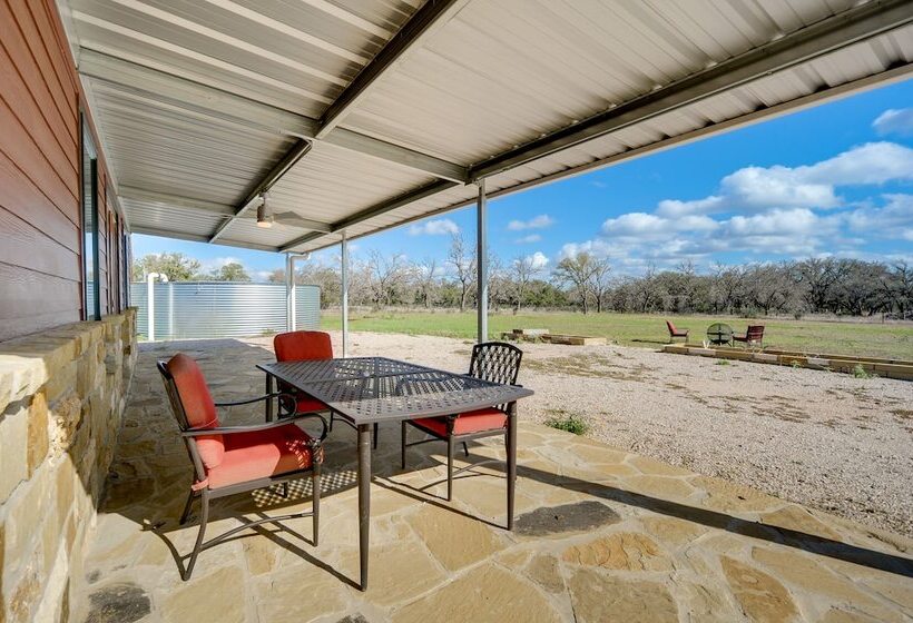 Hill Country Retreat: 100 Acre Ranch Near Wineries