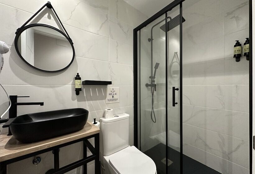 هتل Cc Opera Suites