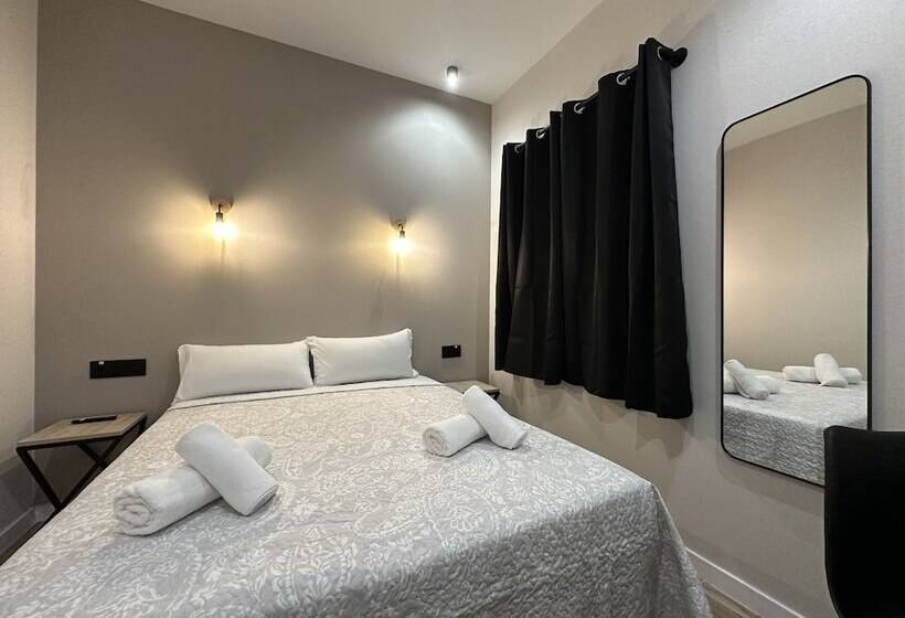 هتل Cc Opera Suites