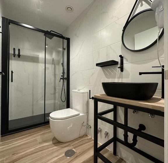 هتل Cc Opera Suites