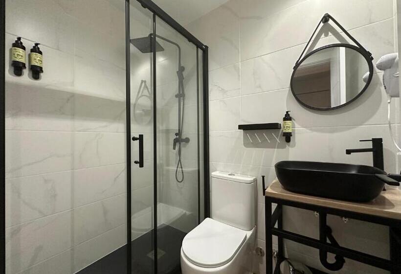 هتل Cc Opera Suites