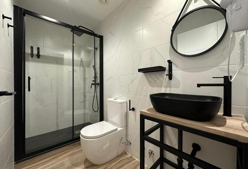 هتل Cc Opera Suites