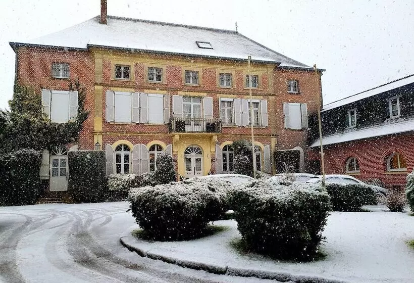 Hotelli Le Clos Du Montvinage