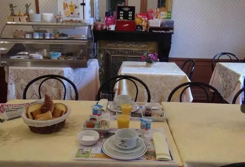 Hotelli Le Clos Du Montvinage