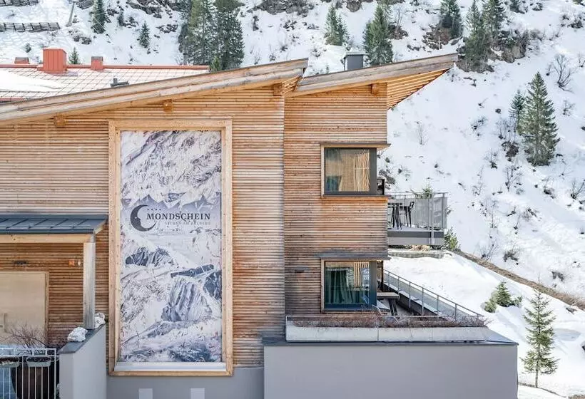 Hotelli Mondschein Chalet