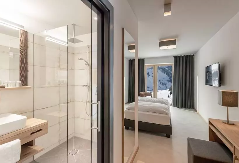 Hotelli Mondschein Chalet