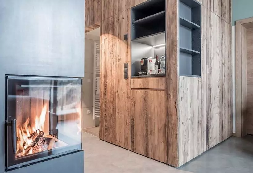 Hotelli Mondschein Chalet