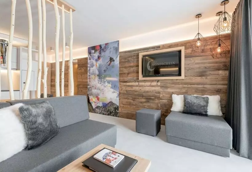 Hotelli Mondschein Chalet