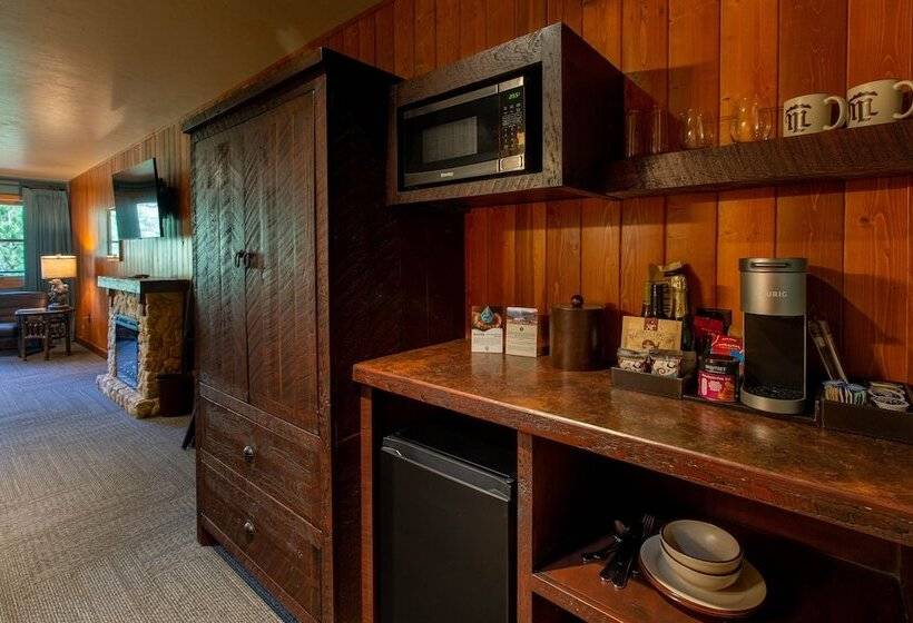 فندق Mount Lemmon Lodge