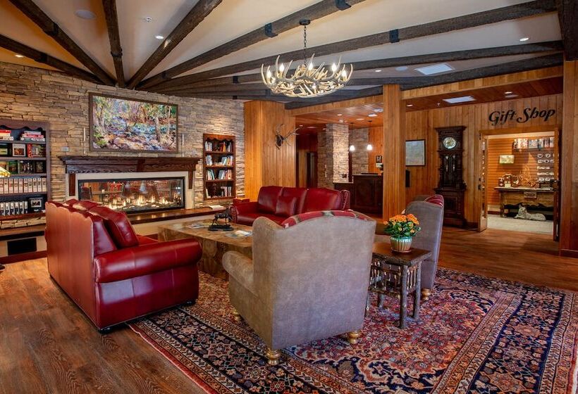فندق Mount Lemmon Lodge