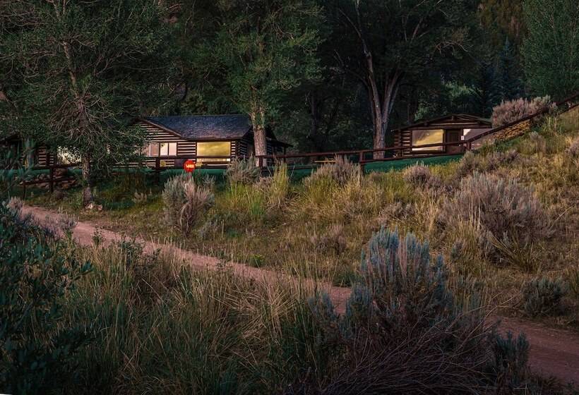 בית מלון כפרי 3 Spear Ranch