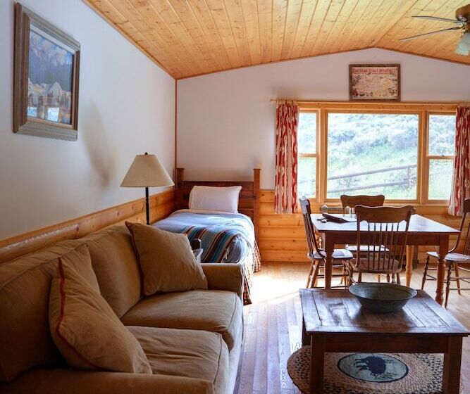 בית מלון כפרי 3 Spear Ranch