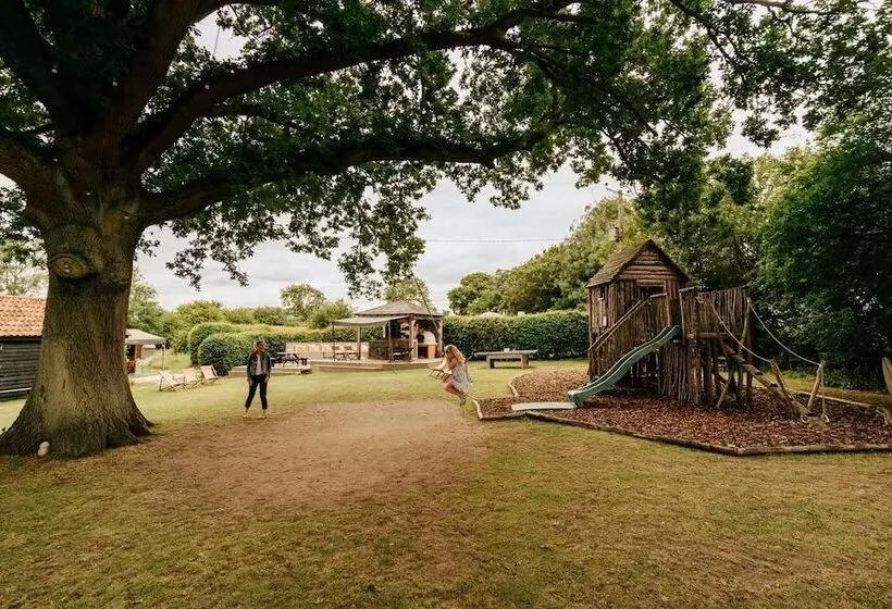 Impeccable 2 Bed Cottage Near Woodbridge