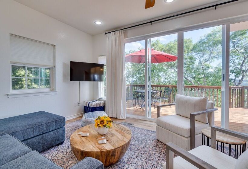 Jonestown Retreat W/ Deck: 6 Mi To Lake Travis!