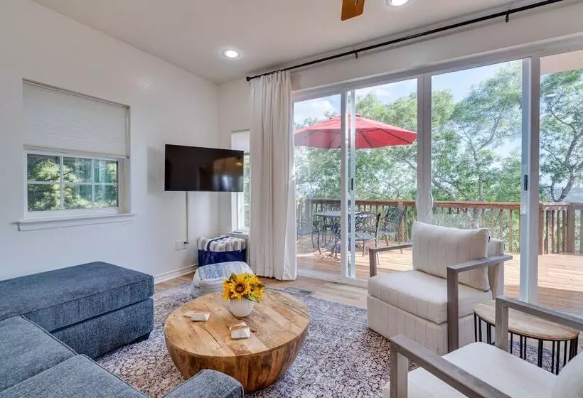 Jonestown Retreat W/ Deck: 6 Mi To Lake Travis!